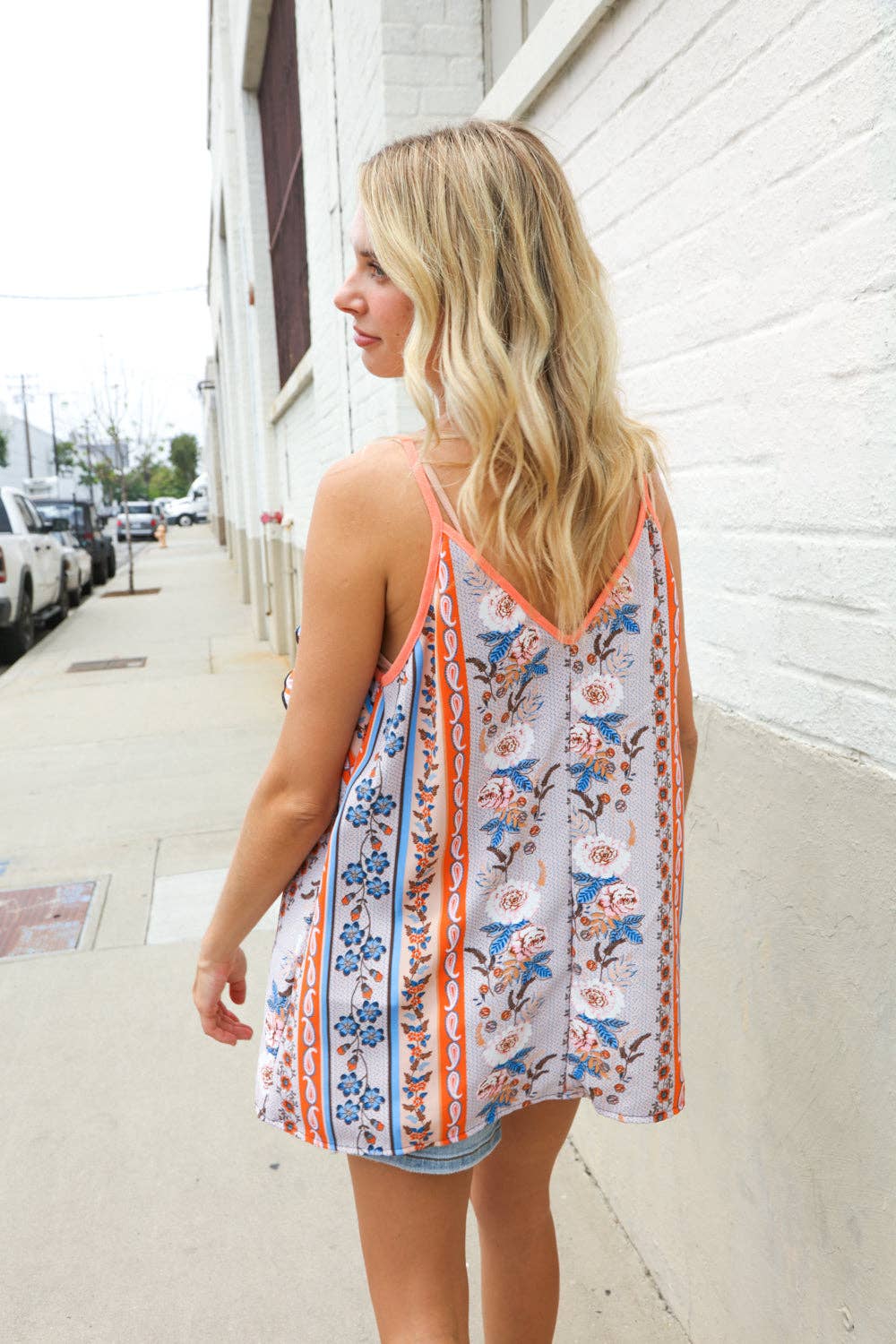 Sunny Days Coral Ruffle V Neck Floral Print Sleeveless Top (Open Pack): Medium