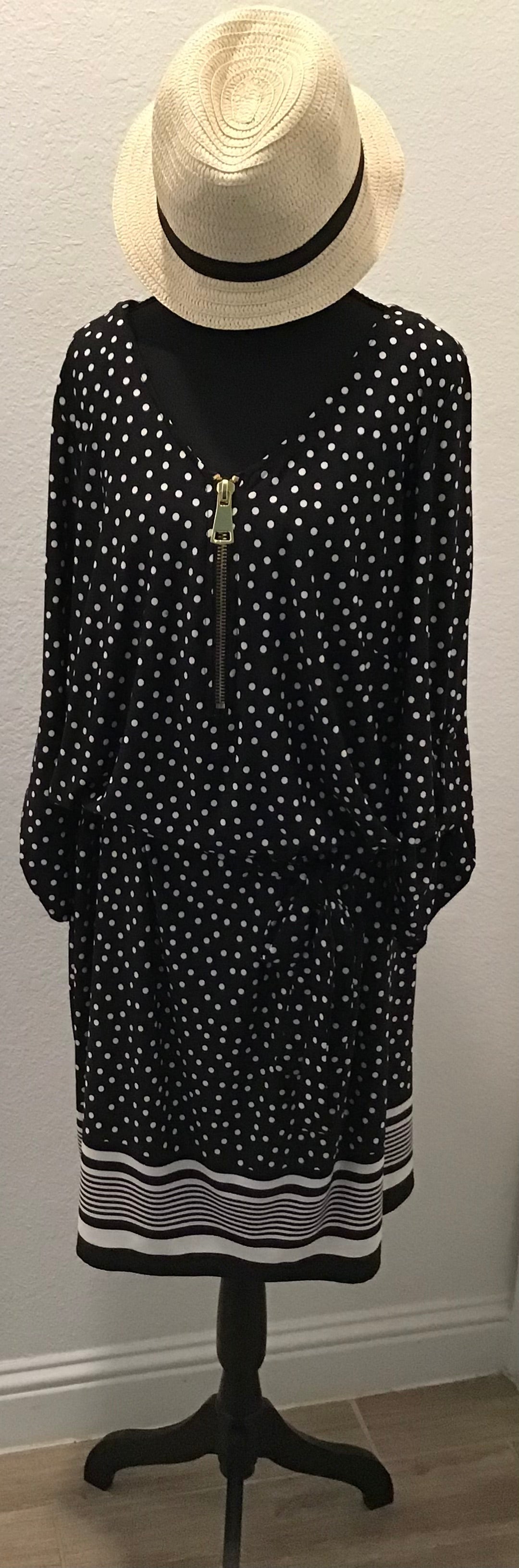 Black &White V-neck dress