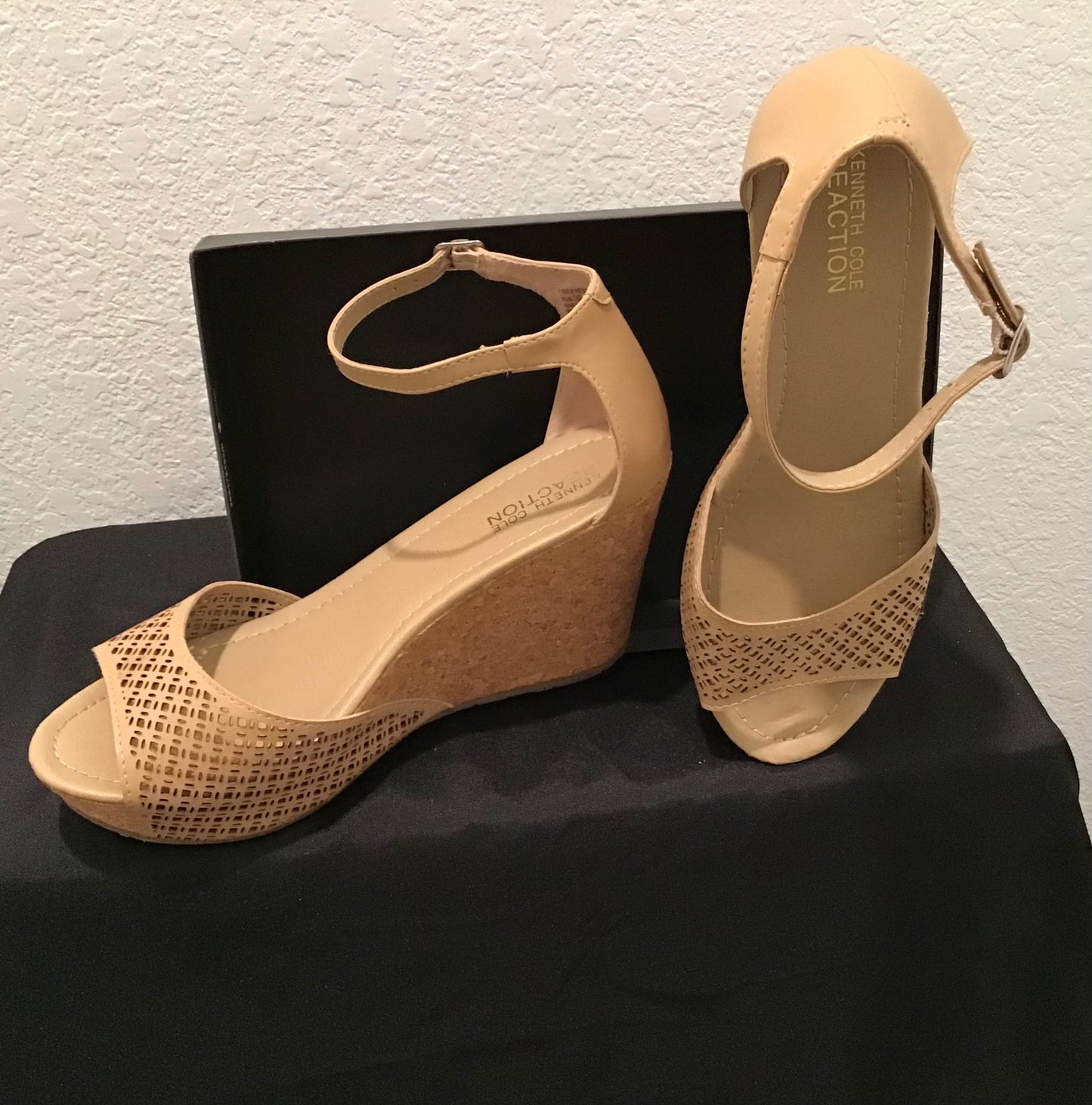 Kenneth Cole wedge/ S 10M