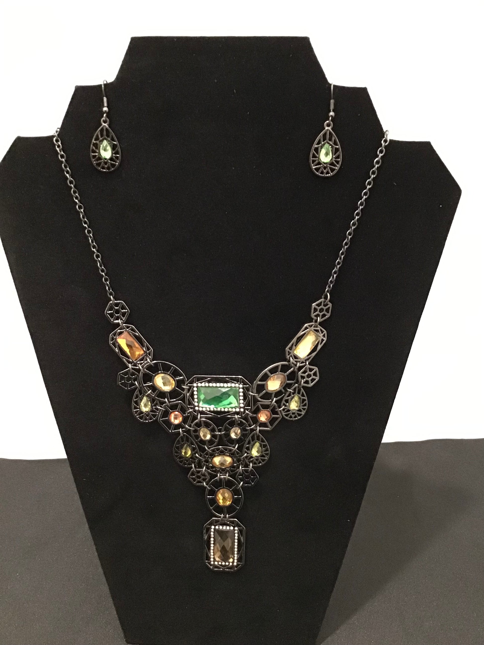 Multi color teardrop necklace set