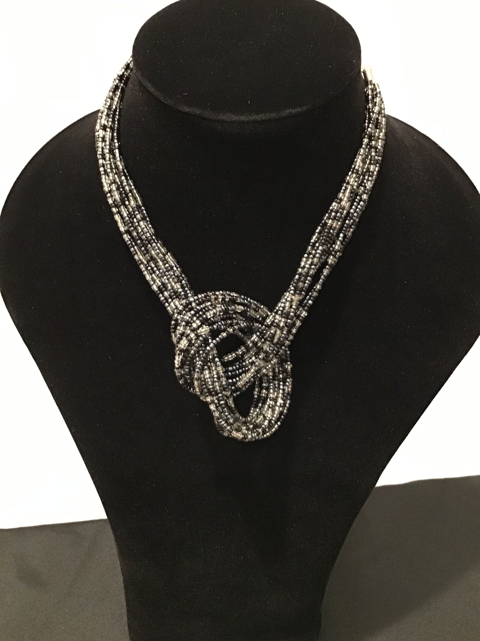 Intertwined Blk/Silver necklace