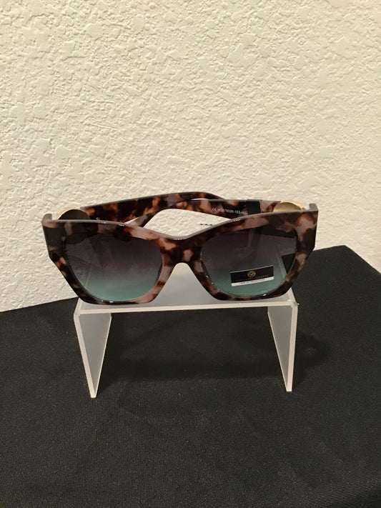Cheetah print sunglasses